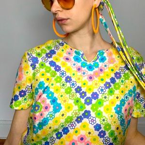 Mod Daisy Print Shift Dress